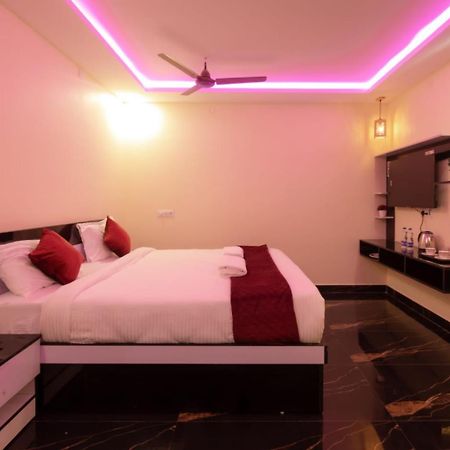 Beestay Hotels Elite Park 蒂鲁帕蒂 外观 照片