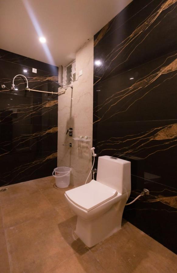 Beestay Hotels Elite Park 蒂鲁帕蒂 外观 照片