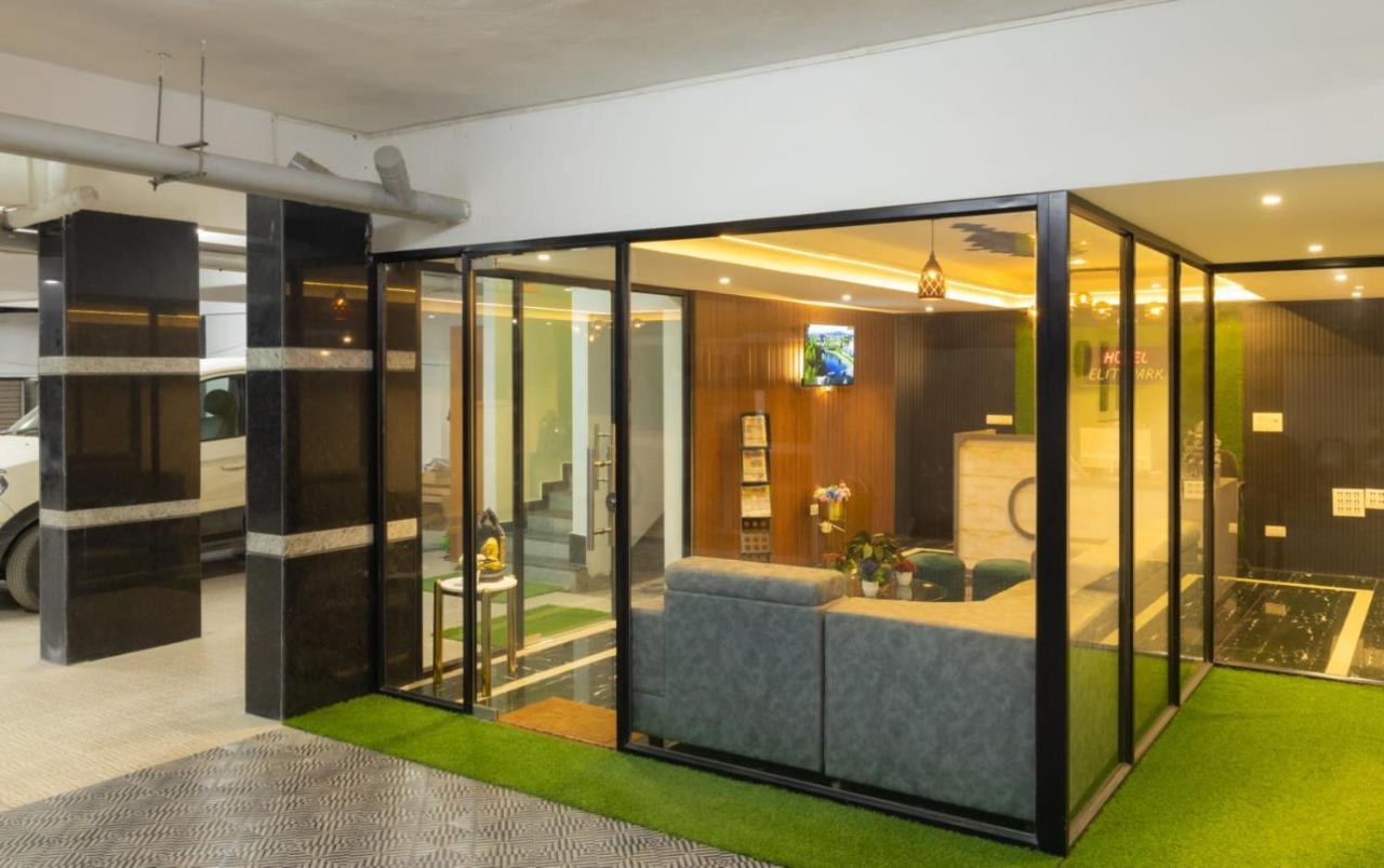 Beestay Hotels Elite Park 蒂鲁帕蒂 外观 照片