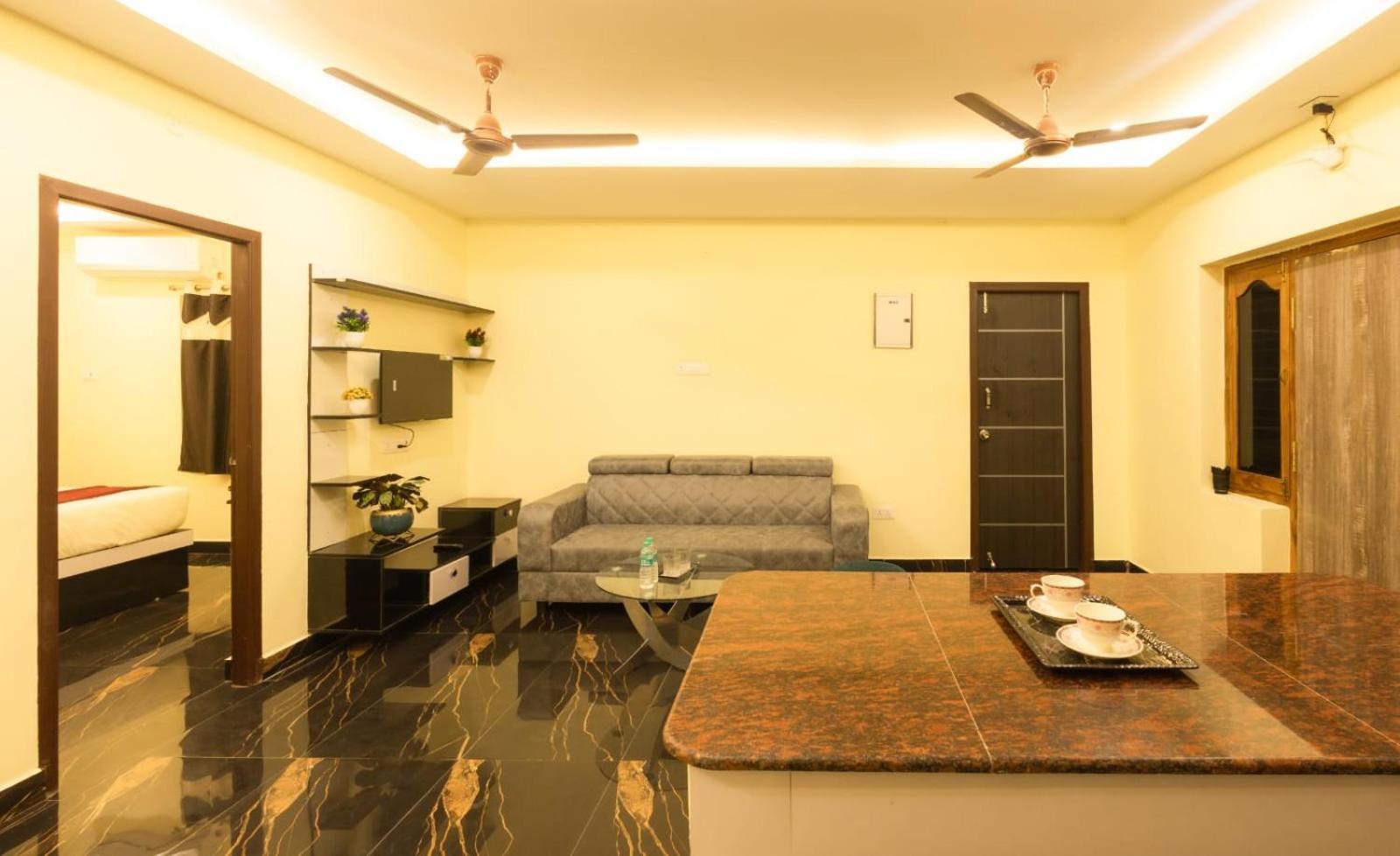 Beestay Hotels Elite Park 蒂鲁帕蒂 客房 照片