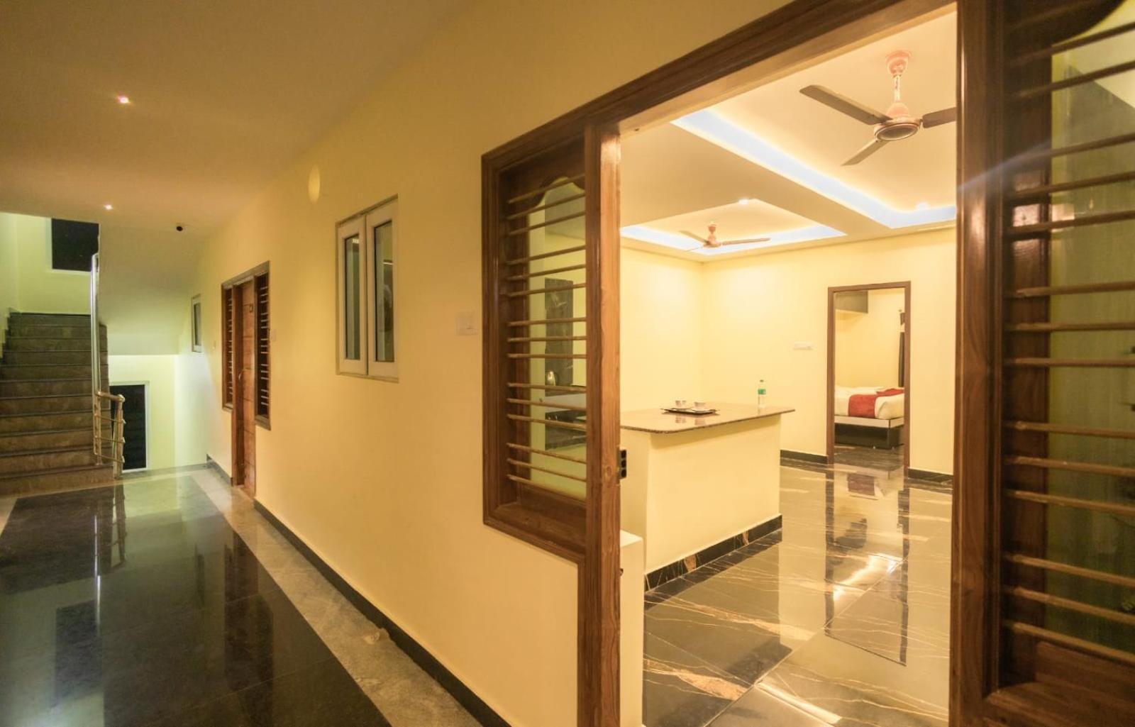 Beestay Hotels Elite Park 蒂鲁帕蒂 客房 照片