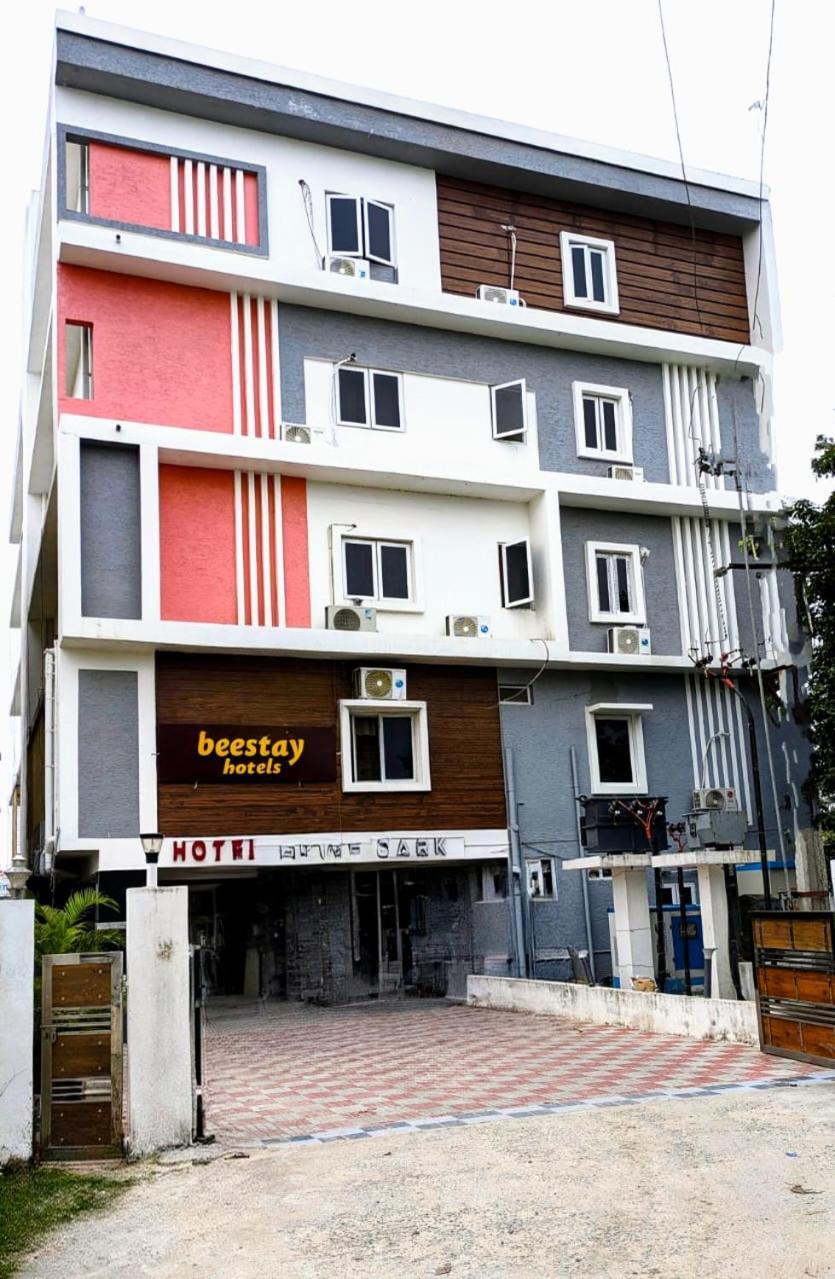 Beestay Hotels Elite Park 蒂鲁帕蒂 外观 照片